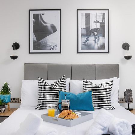 Boujis Central Plymouth Apartment - Sleeps 4 - Habita Property Exterior foto